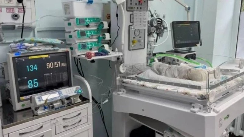 В Алматы врачи выходили ребёнка, родившегося с весом 679 граммов