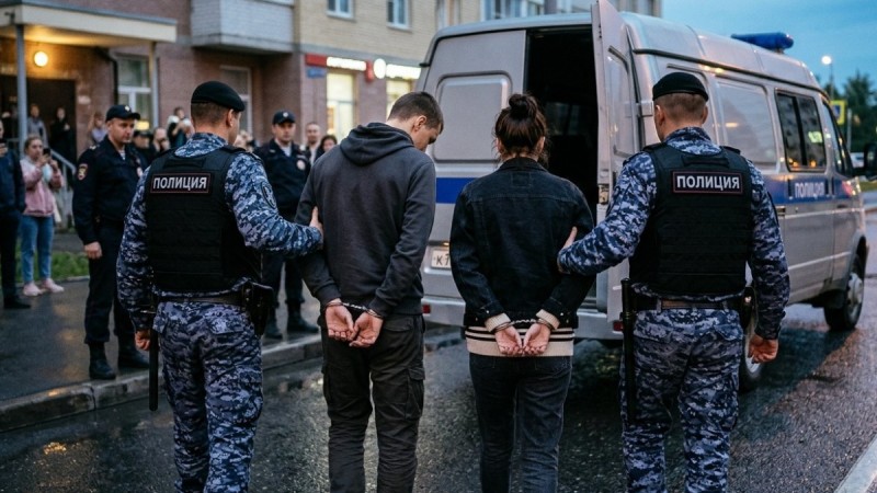 В ВКО семейную пару задержали после попытки распространить наркотики